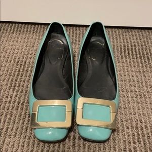 Roger Vivier flats in Tiffany Blue